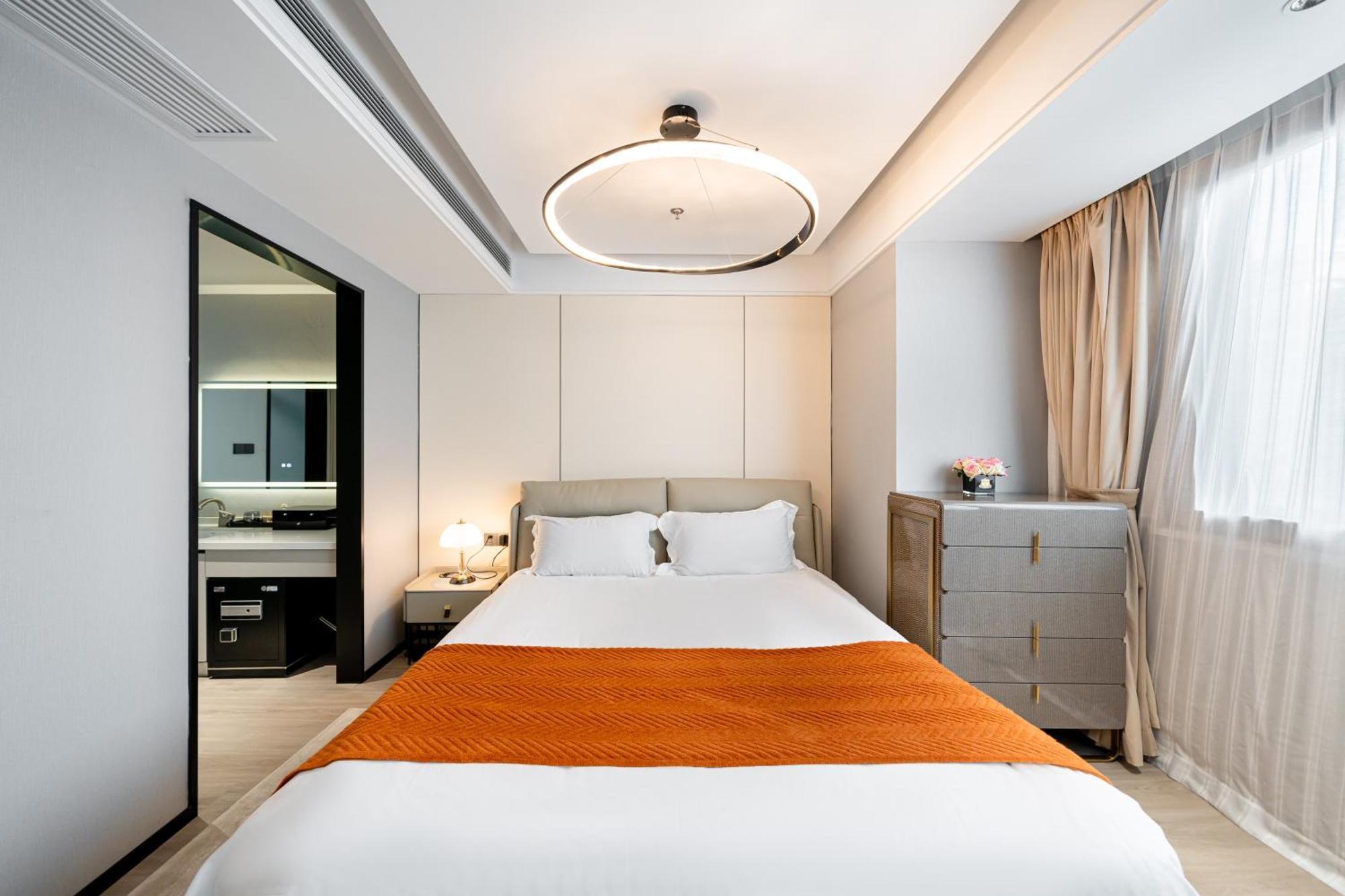 Today Lujiazui Branch Hotel *